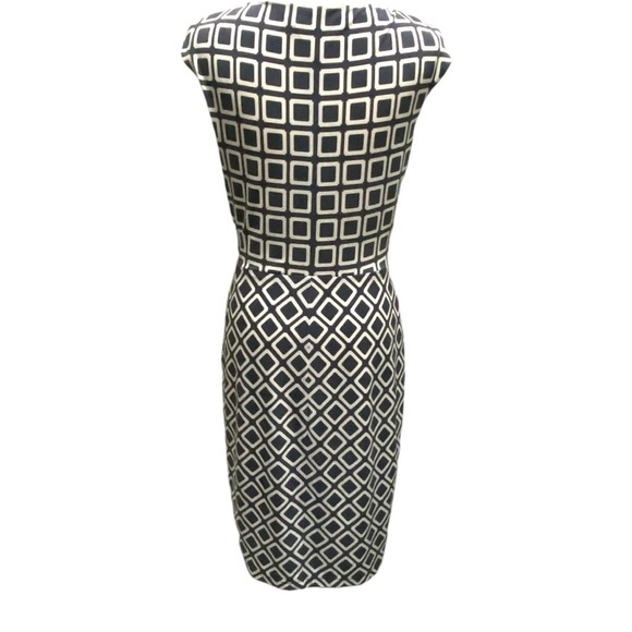 Lauren Ralph Lauren‎ Cream & Gray Geometric Print Stretch MIDI with Roused Waist - Picture 5 of 8